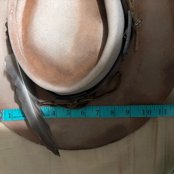 Stetson® 6X Silver Belly Felt Hat
73/8 - customized - Picture 8 of 8